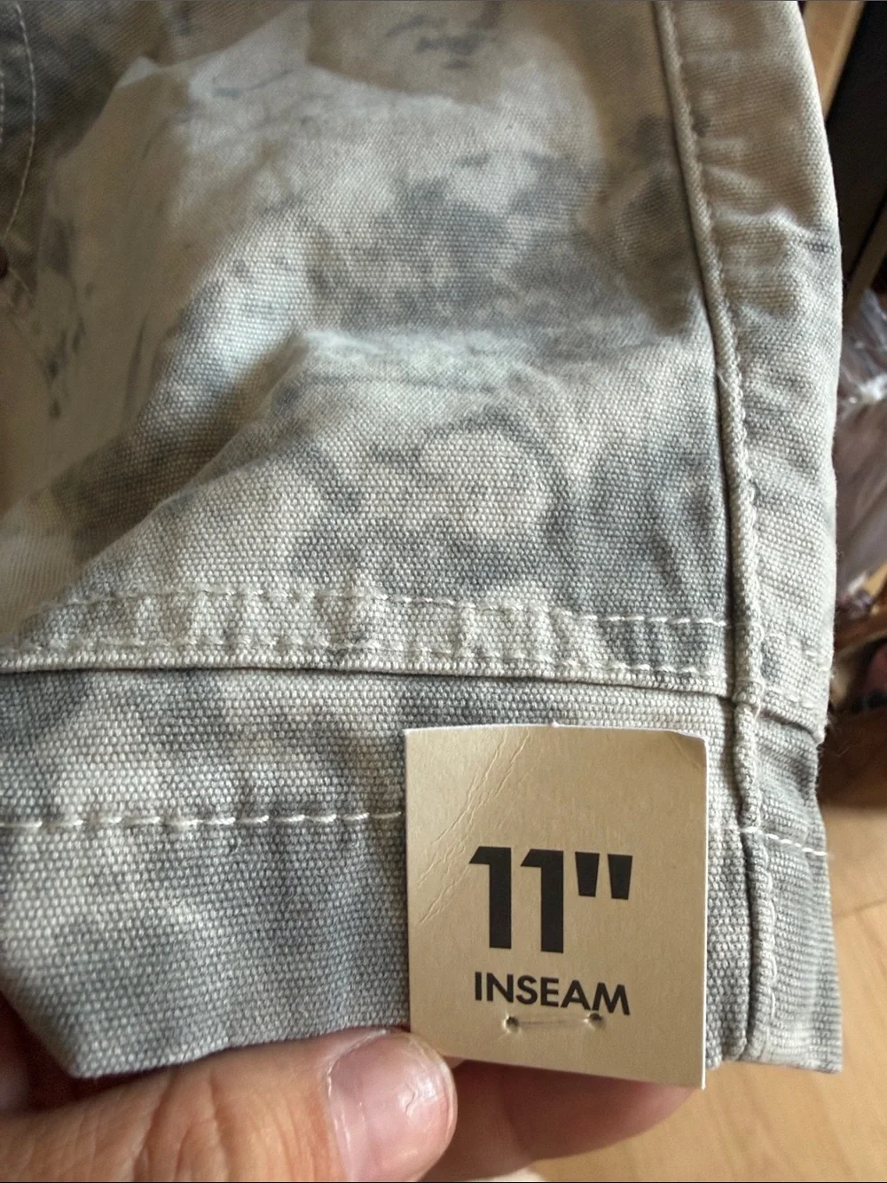 No Boundaries Gray Tie-Dye Cargo Shorts